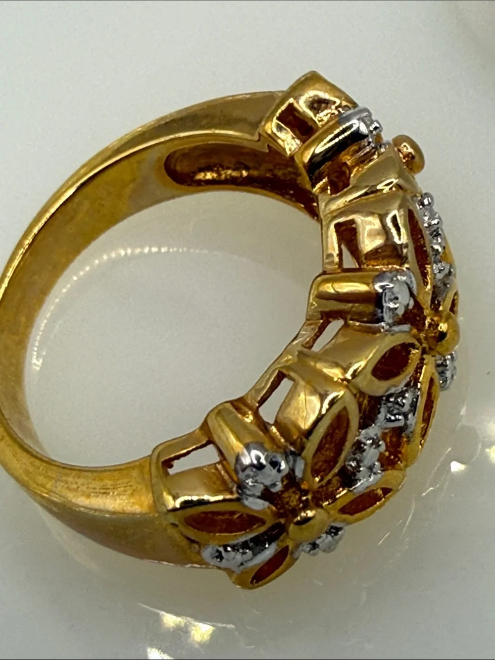 Vintage Gold plated brass diamond open work Floral Band Ring Silver tone Accents